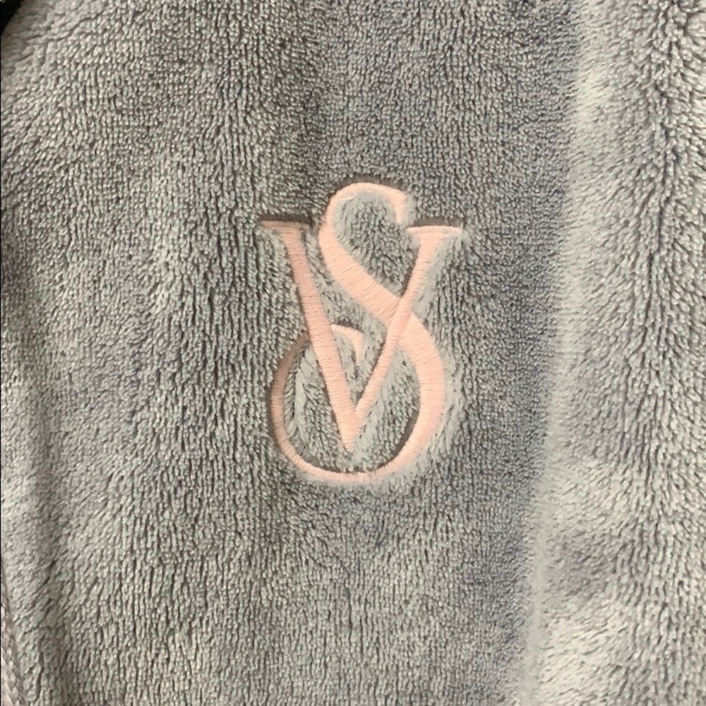 Victoria’s Secret Robe - Picture 2 of 3
